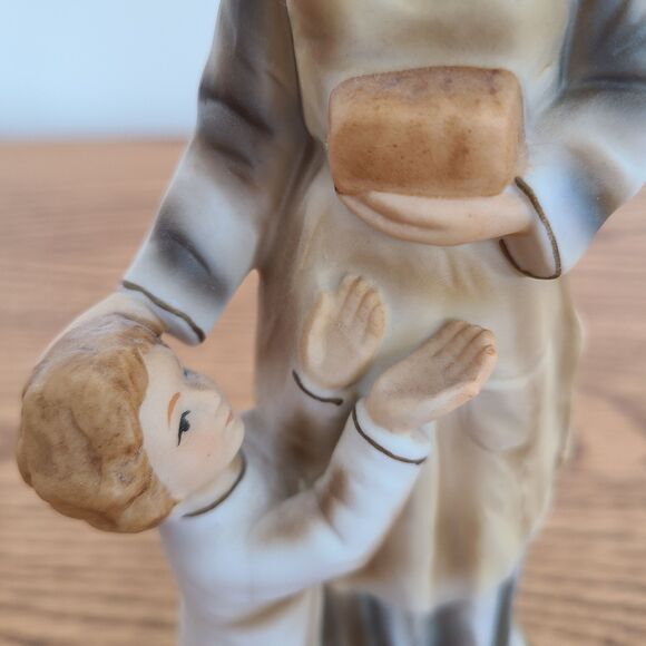 Sanmyro Bisque Mother and Child Porcelain Bone China Figurine Shelf Sitter Japan - Picture 9 of 10